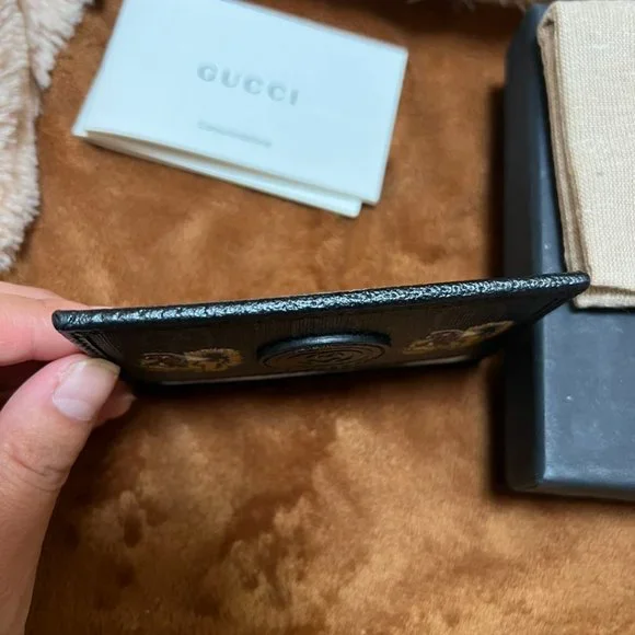 gucci supreme gg card holder